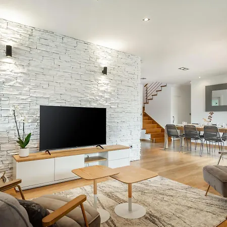 Casa Otero En * Camango