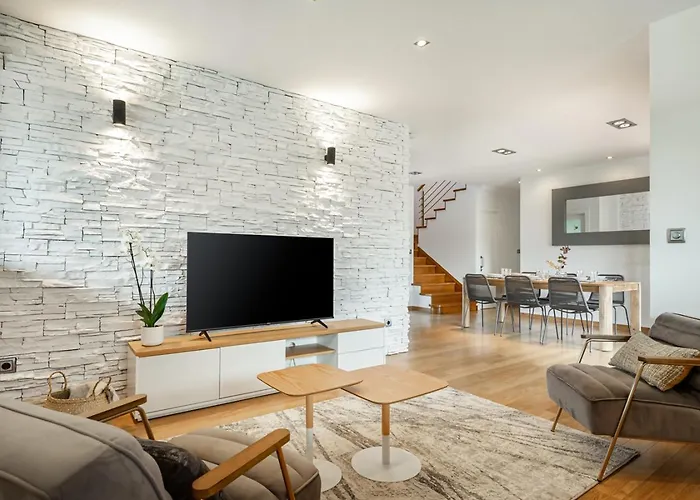 Casa Otero En * Camango